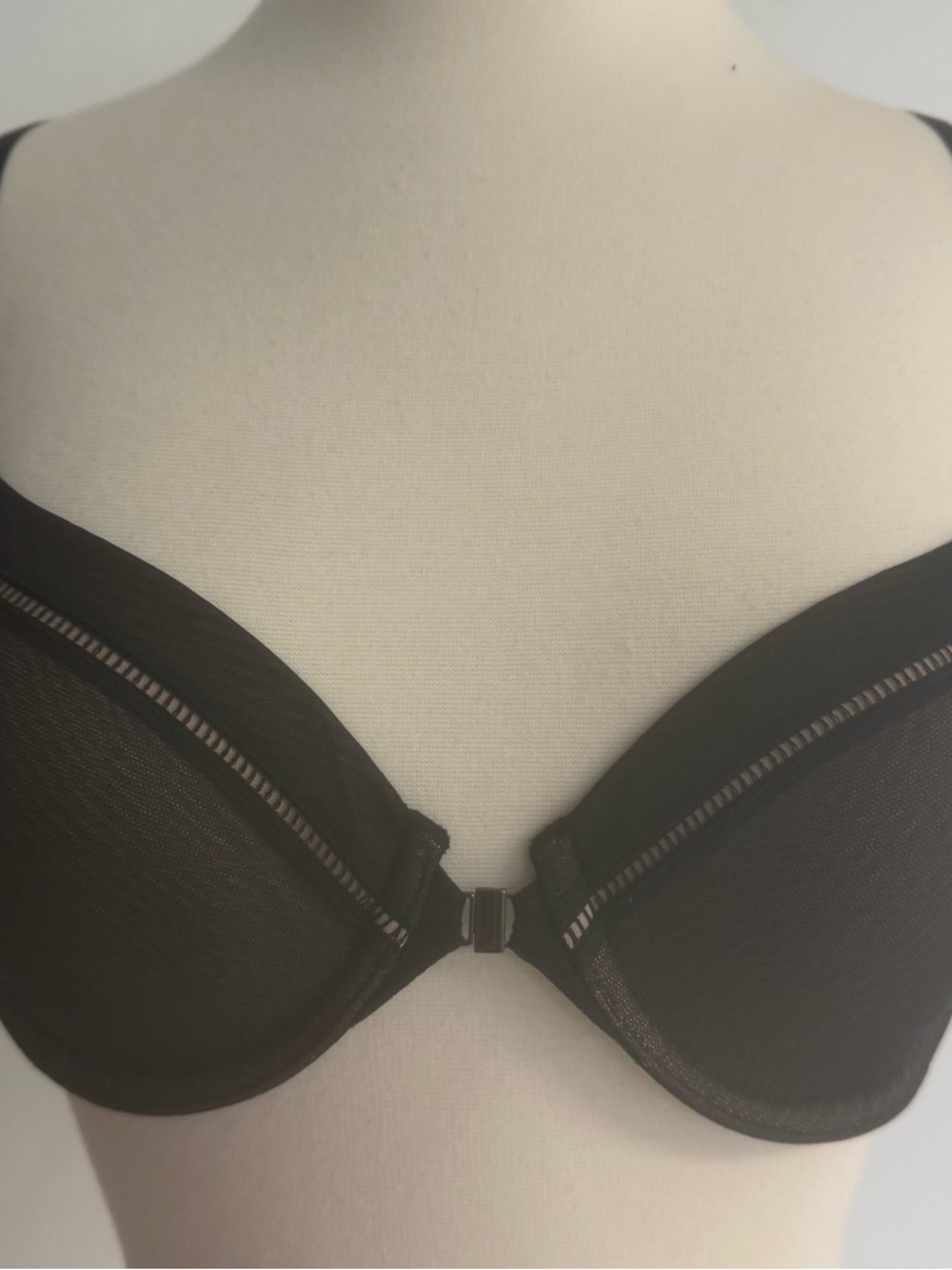 CALVIN KLEIN Black Front-Clasp Contour Bra NWOT